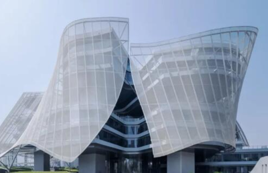 優(yōu)雅而懸浮，PTFE膜結(jié)構(gòu)外立面建筑